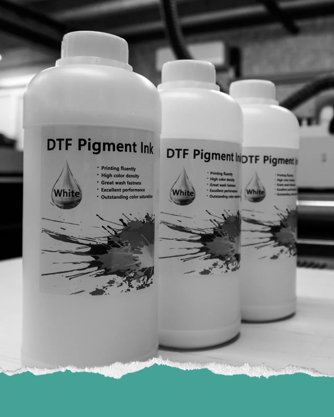 DTF Pigment Ink Flaschen am Drucker in der BIGTIME Produktion