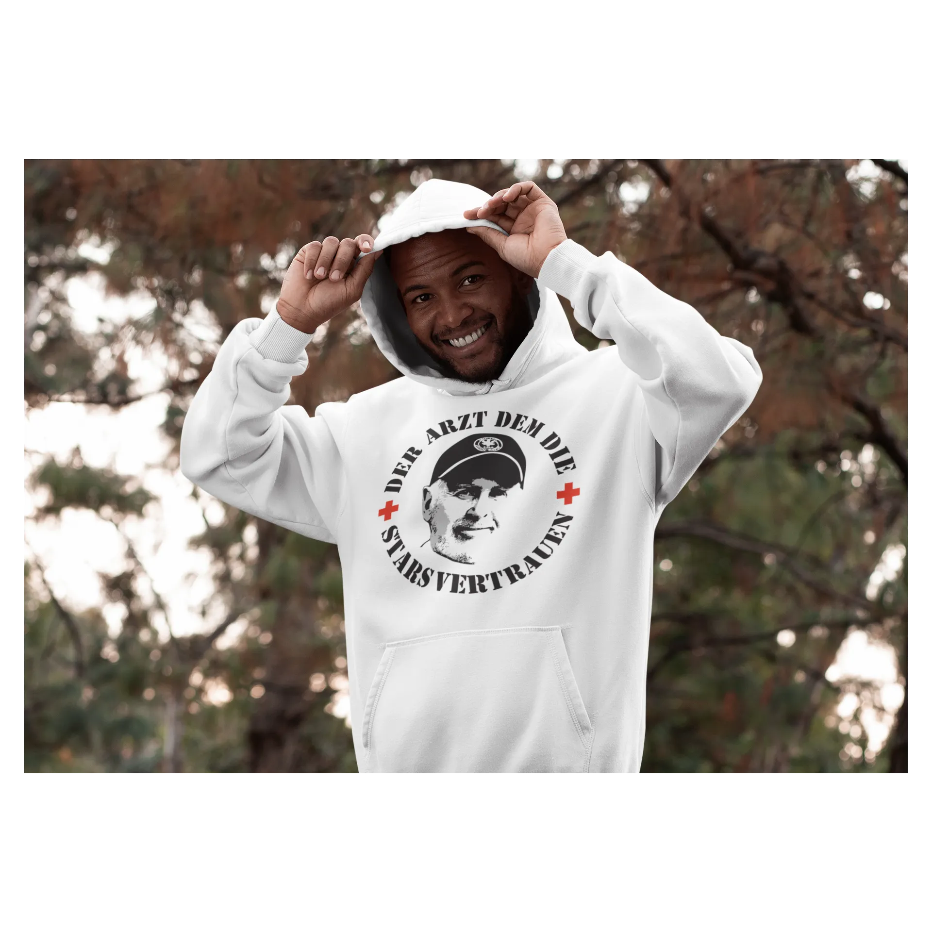 BIGTIME Dschungel Camp Dr. Bob Hoodie Unisex weiß Front #farbe_weiss