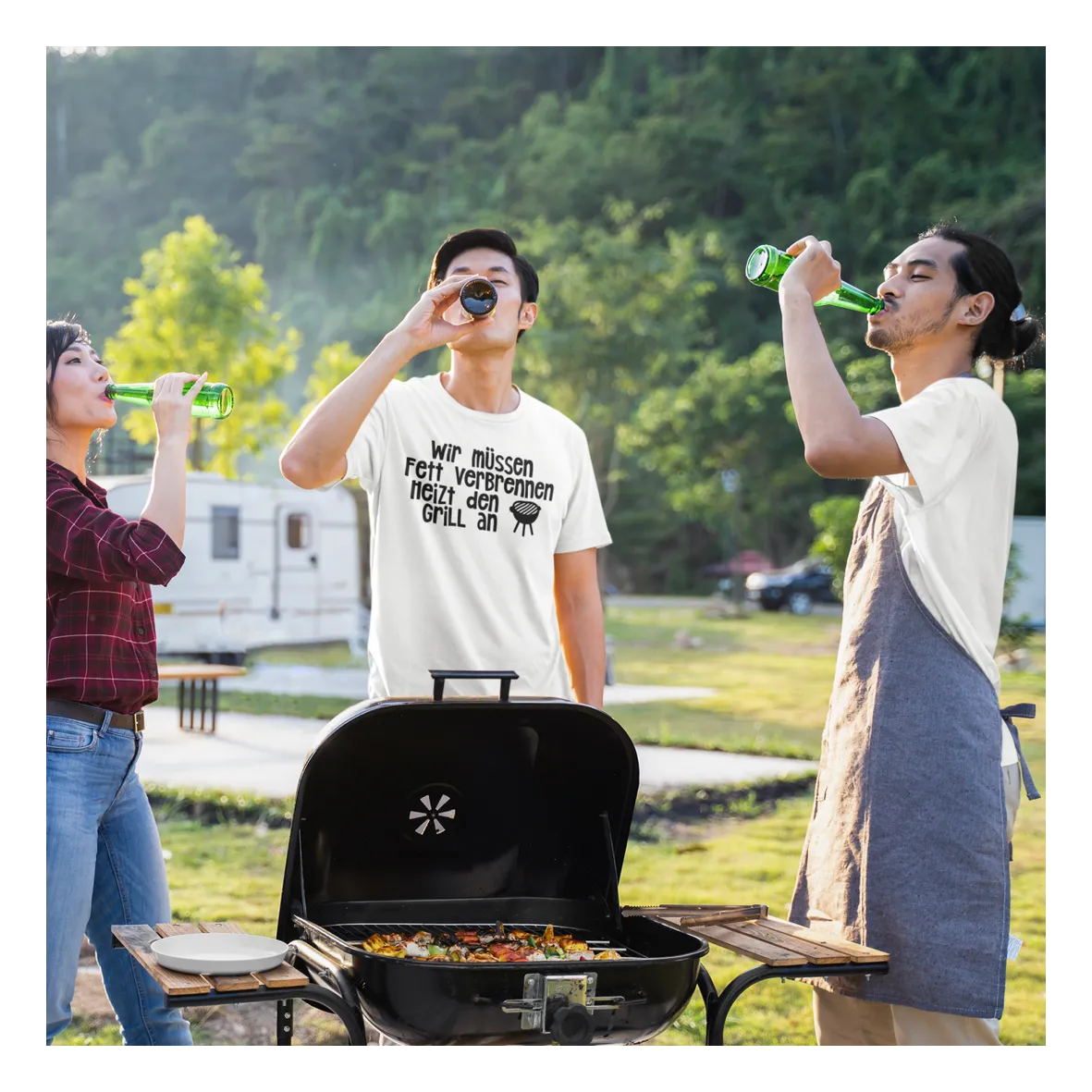 BIGTIME Grillen Schmeiß den Grill an, wir müssen Fett verbrennen T-Shirt Unisex Weiß Front #farbe_weiss