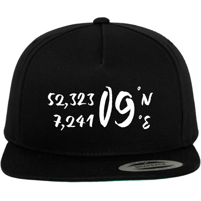 BIGTIME Flexfit Cap - FC09 - Koordinaten schwarz Front 