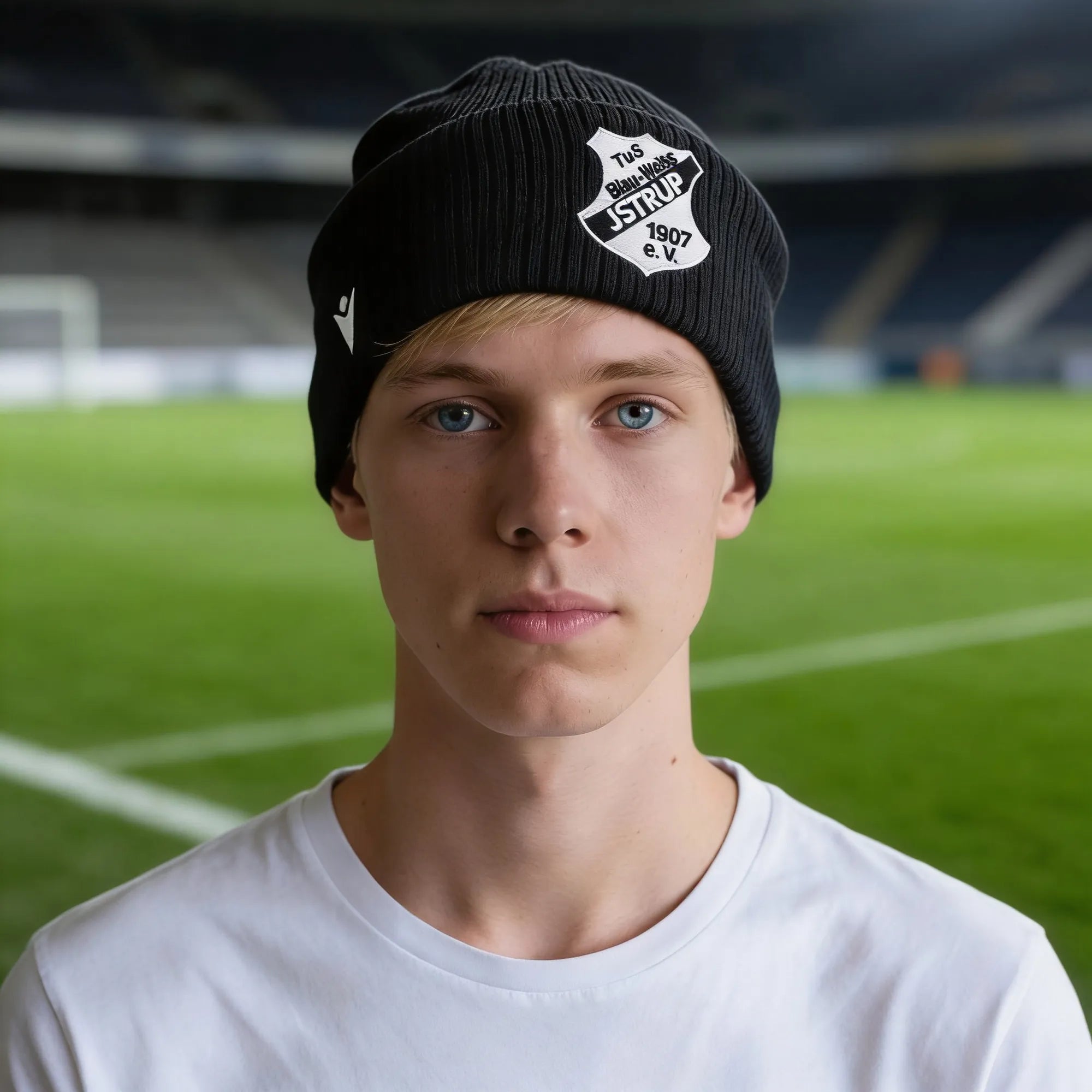 Macron TuS Istrup | Macron Beanie METEL mit Stick-Logo Front