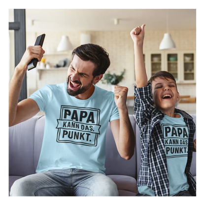 BIGTIME Vatertag Papa kann das T-Shirt Kinder Himmelblau Front 