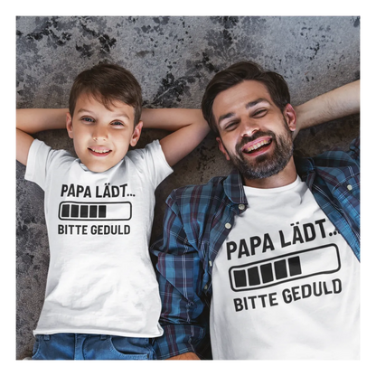 BIGTIME Vatertag Papa lädt T-Shirt Unisex Weiß Front 