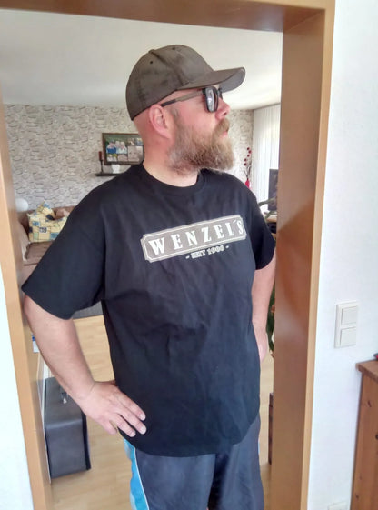 BIGTIME Wenzel´s Barber Shop Schriftzug T-Shirt schwarz Front